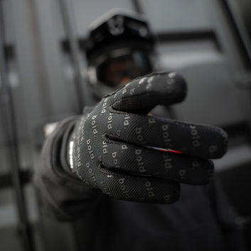 bold. SWIFT MX GLOVES - Black Edition