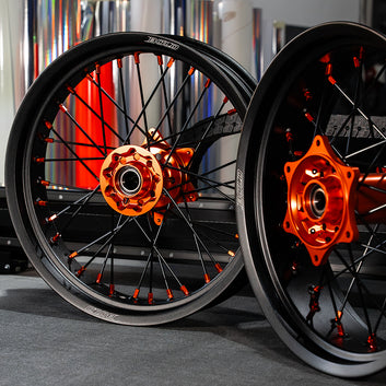 bold. ORANGE v2 - Supermoto Wheelset