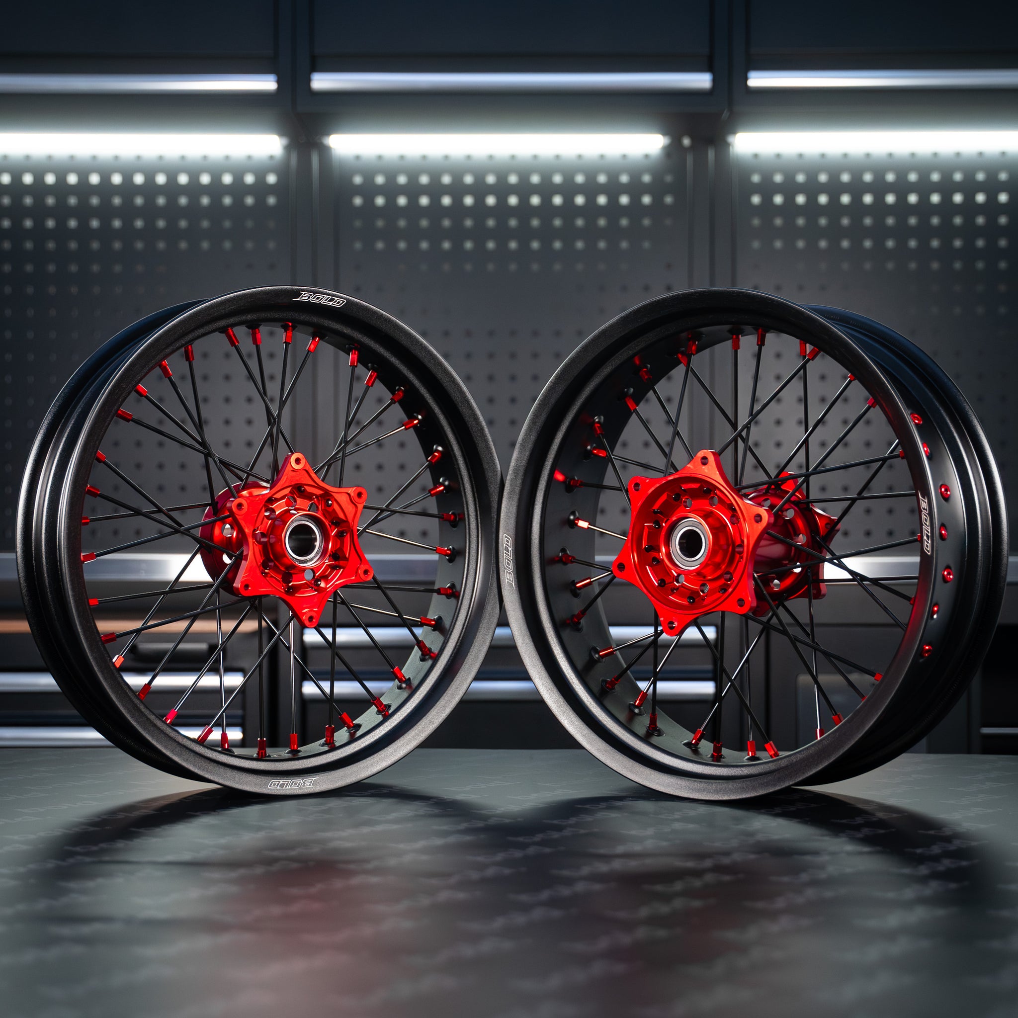 bold. Black/Red - Supermoto Wheelset