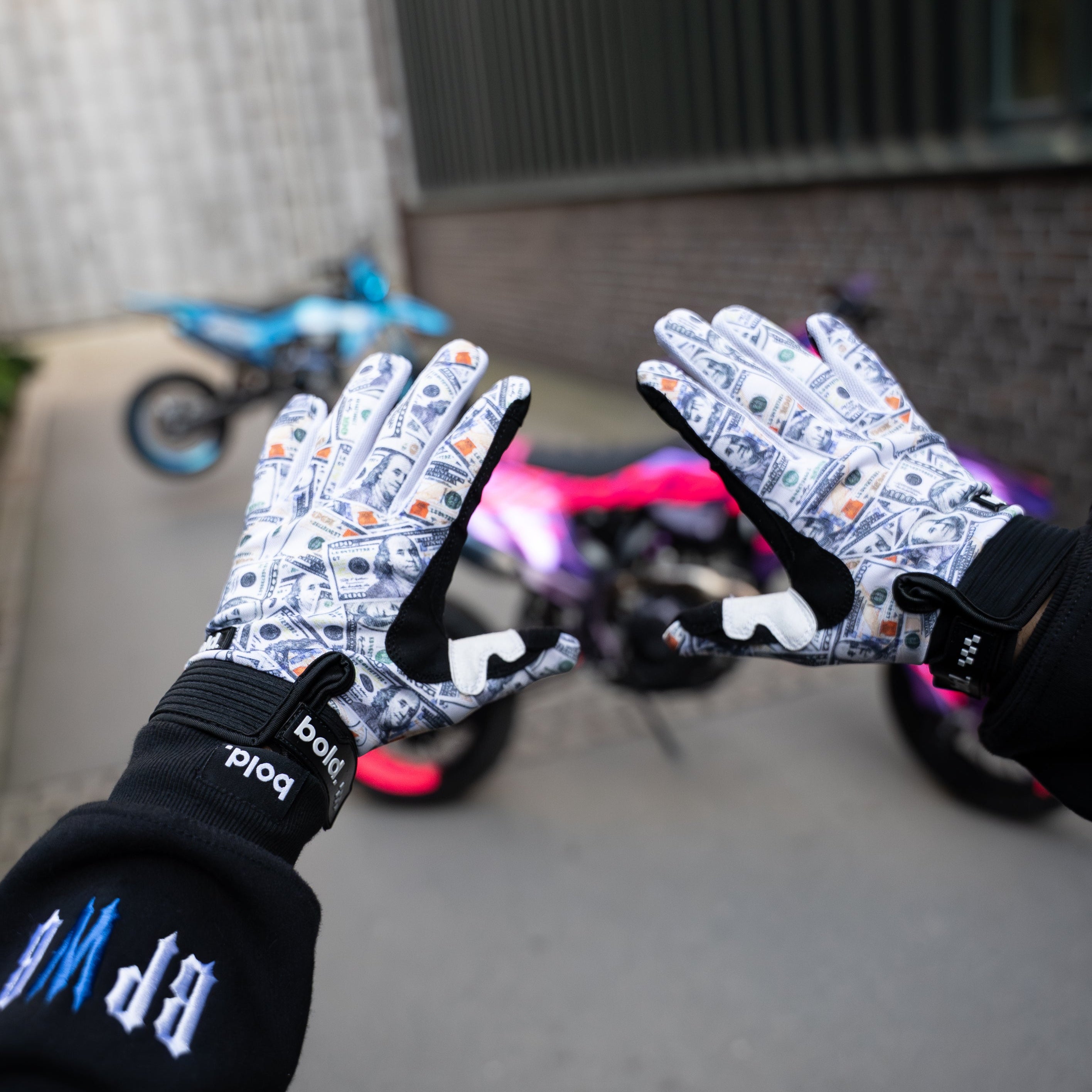 bold. Benjamin SWIFT MX GLOVES