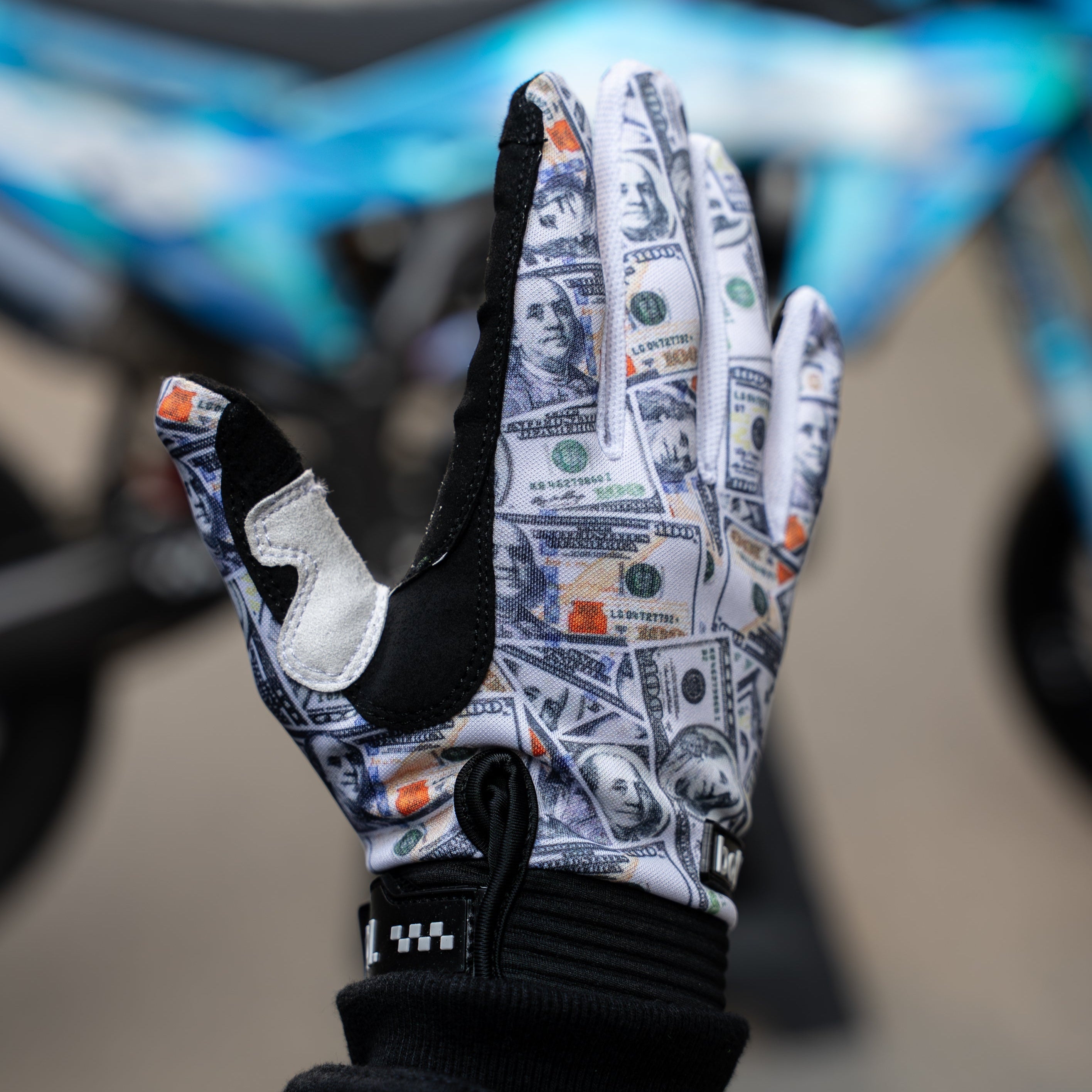 bold. Benjamin SWIFT MX GLOVES