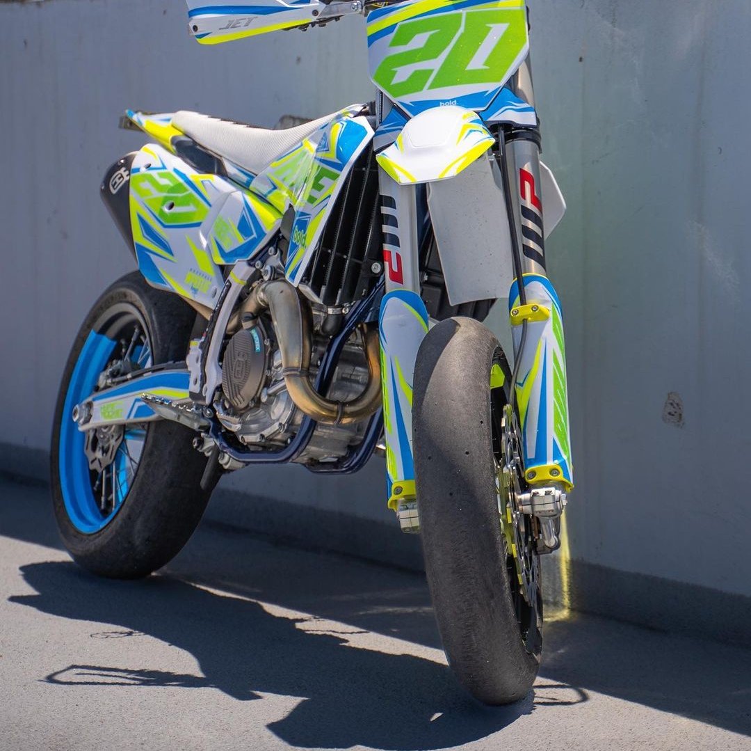 Motor Wheel Graphics Spokeless 50/50 Supermoto Wheel Graphics - 2 Color Wheel Wrap – Bolddesignz