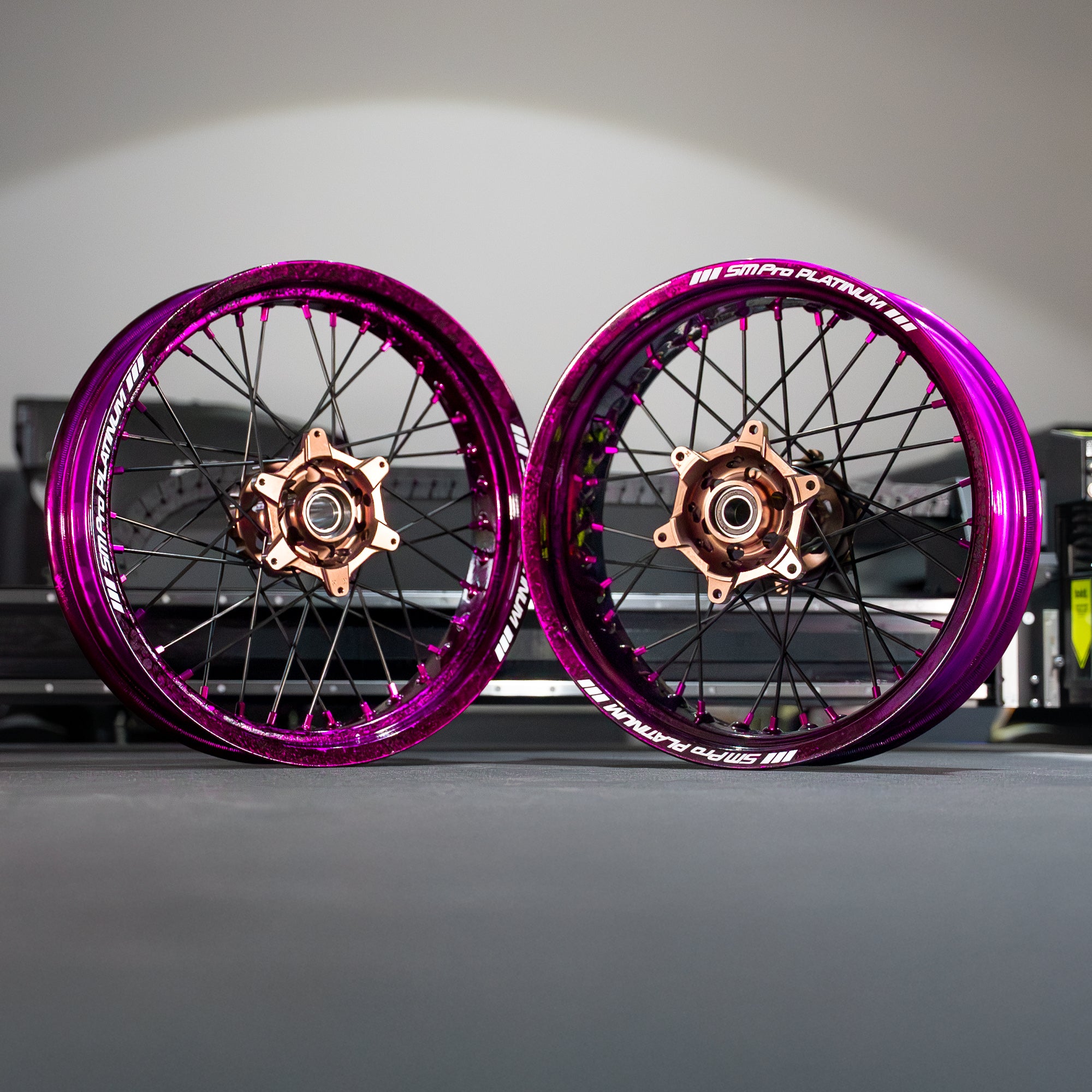 Purple Rms SMPRO MARBLE SERIES PURPLE/MAGNESIUM - Supermoto Wheelset
